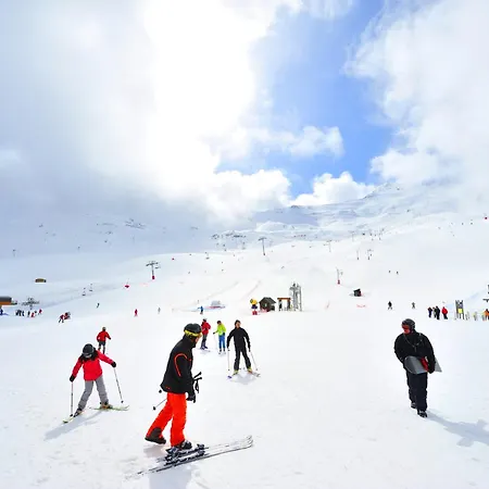 Azureva Piau Engaly 3*