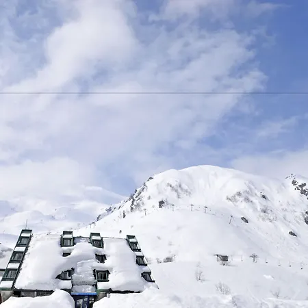 Azureva Piau Engaly 3*