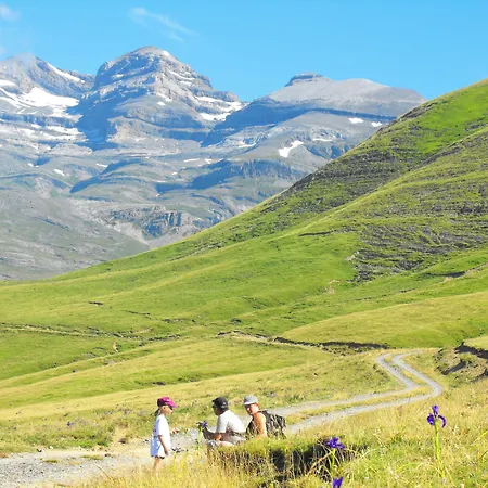 Aparthotel Azureva Piau Engaly 3*