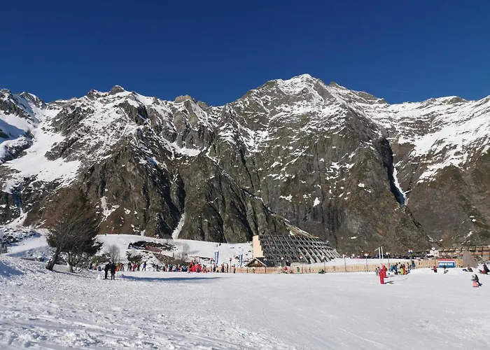 Azureva Piau Engaly アパートホテル