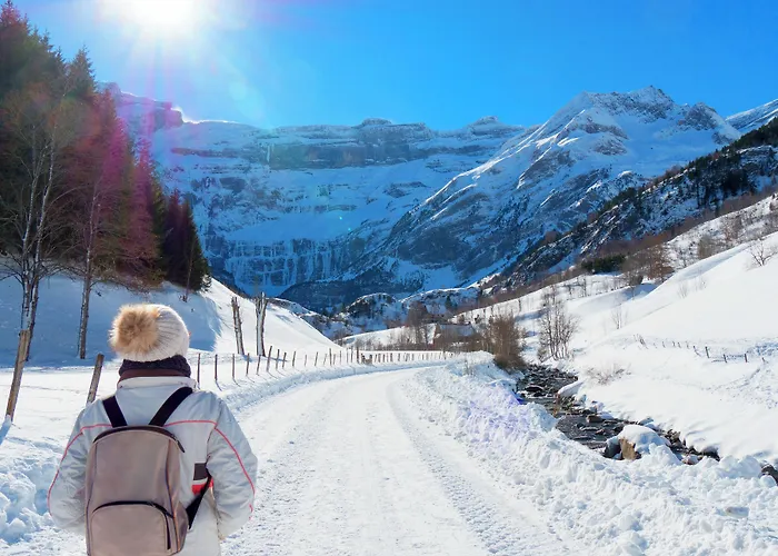 Azureva Piau Engaly アパートホテル アラヌエ